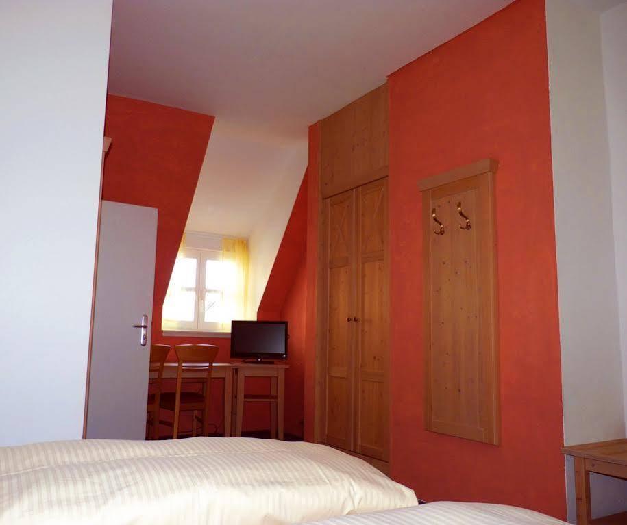 Gasthaus Zum Schlosswirt Дитфурт Екстериор снимка